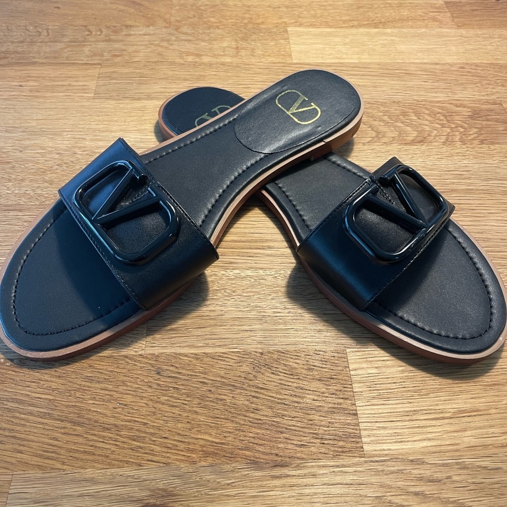 Valentino sliders, barely used
